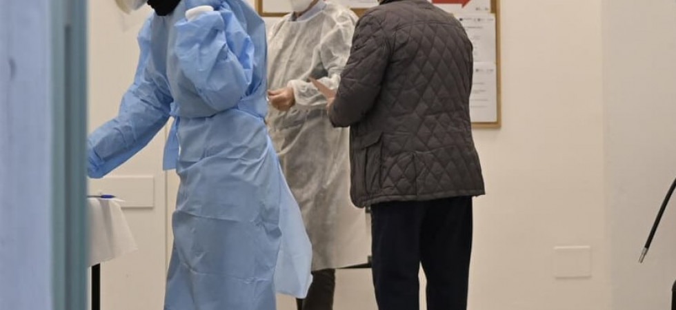 Vaccino anticovid, ora è caos per gli insegnanti: dai medici di base che non hanno ambulatori adatti ai dubbi su Astrazeneca