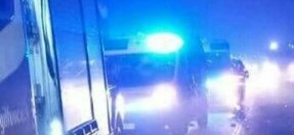 Tragedia nella notte, perde il controllo dell'auto e finisce fuori strada: perde la vita una donna di 70 anni