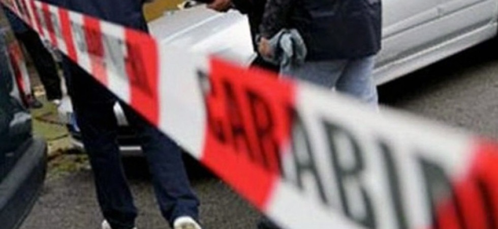 Tragedia nella notte, schiacciato da una macchina e lasciato morire nel piazzale