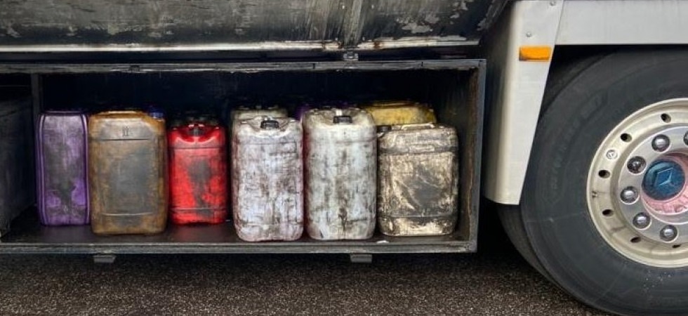 Sequestrati oltre 500 litri di gasolio e un autoarticolato, nei guai un autista che ora rischia la reclusione fino a 3 anni