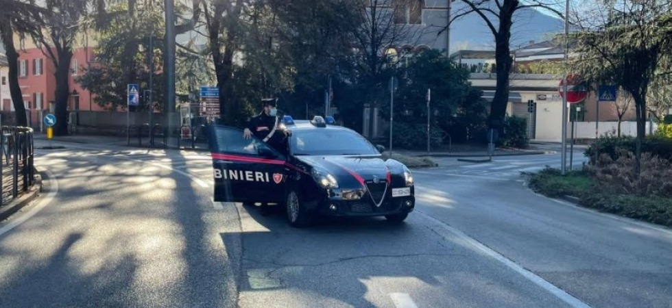 Spaccio a Trento, due 20enni fermati con 2 chili di hashish e circa 1200 euro