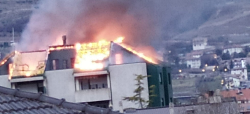 Incendio a Rovereto, 20enne avvisa tutte le famiglie suonando i campanelli e porta in salvo una persona in difficoltà