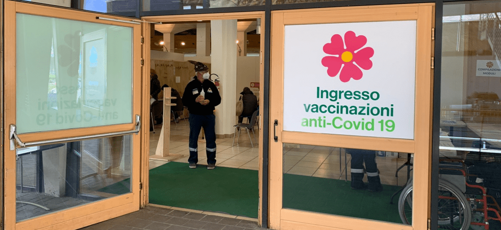 Coronavirus, riprendono le vaccinazioni AstraZeneca in Trentino