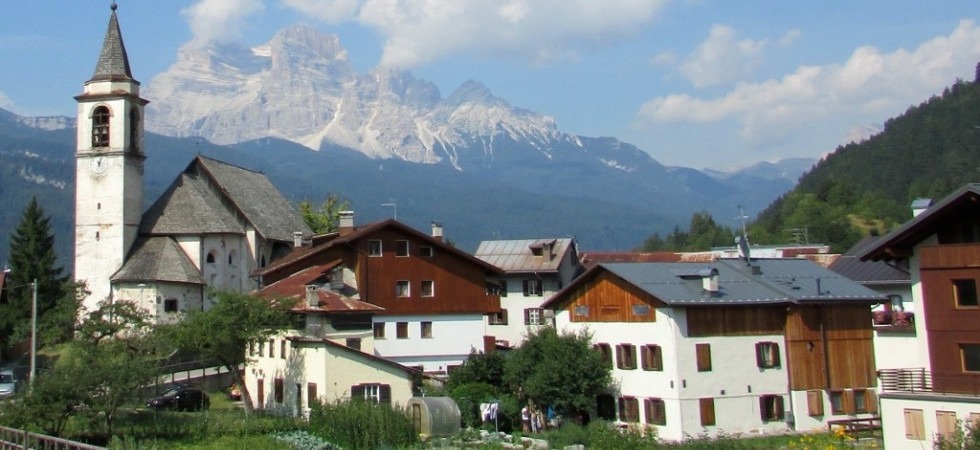 Coronavirus, due focolai nel Cadore: uno nel coro parrocchiale e uno dopo la festa di compleanno in baita