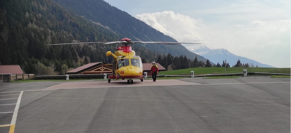 Viene visto un parapendio precipitare dopo il decollo, un 30enne soccorso in val di Gresta