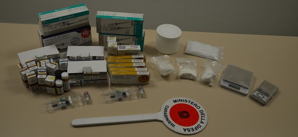 Spaccio di droga, un 21 arrestato perché in casa aveva cocaina e sostanze anabolizzanti