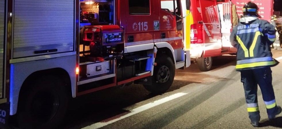 Foto d'archivio Incidente in A22, tre giovani feriti dopo il violento schianto: trasferiti in codice rosso all’ospedale