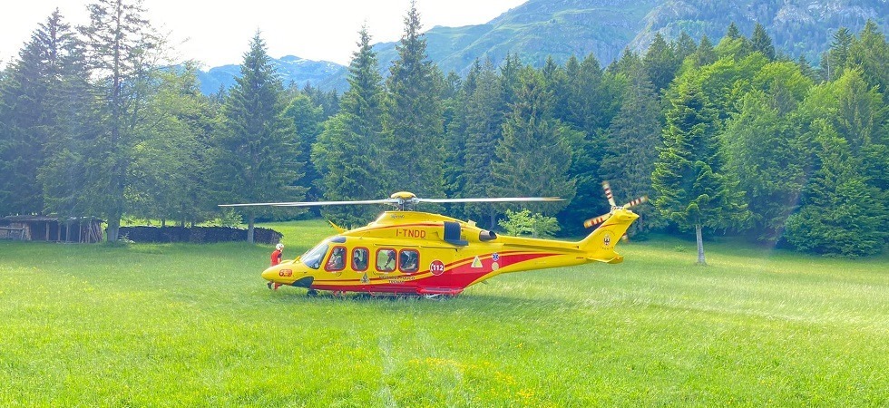 Cade in mountain bike mentre fa downhill e finisce violentemente a terra, un 56enne portato in ospedale