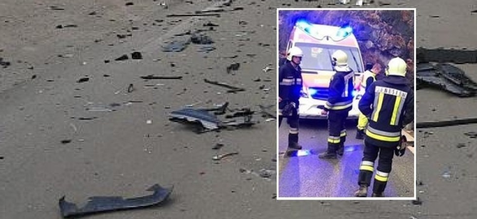 Violento schianto tra tre macchine