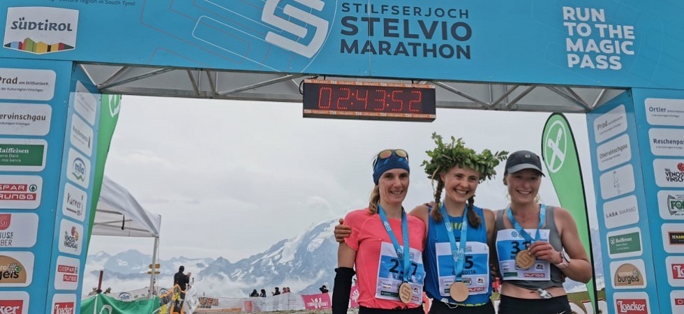 Foto Stelvio Marathon Carlotta Uber trionfa alla Stelvio Marathon: l’atleta trentina ha percorso i 21 chilometri della gara in poco più di 2 ore e