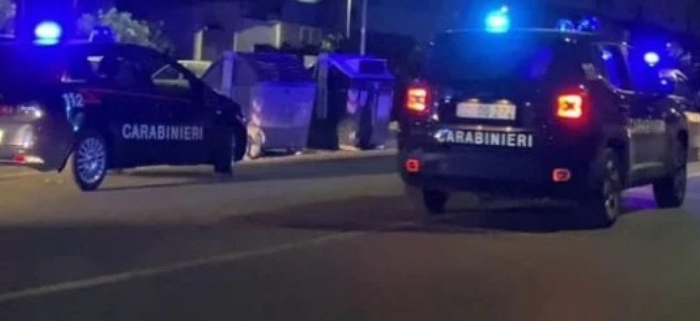 Rientra ubriaco e picchia la moglie minacciandola di morte