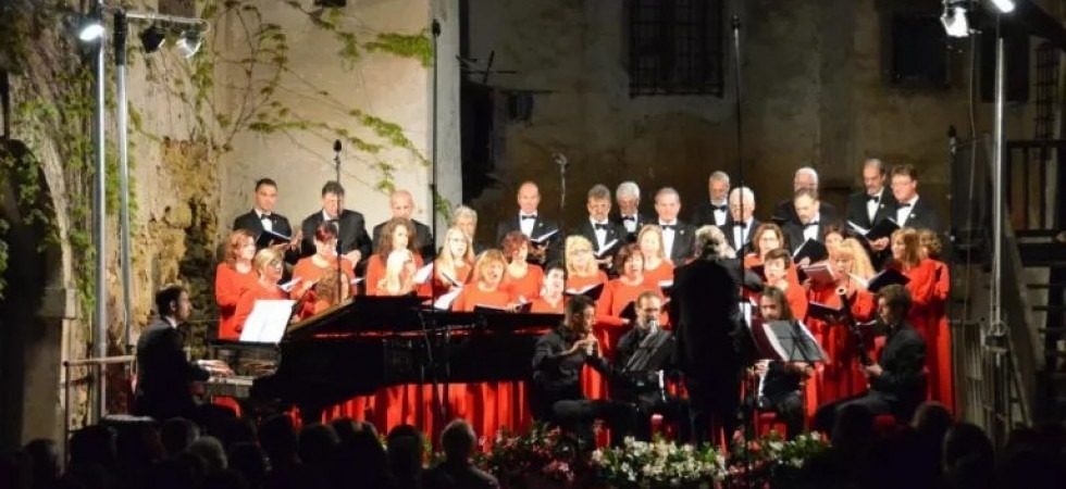 Il Coro Sociale di Pressano, protagonista sabato sera del Concerto sotto le stelle Il Coro Sociale di Pressano, protagonista sabato sera del Concerto sotto le stelle