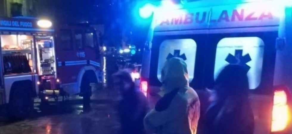 Foto d'archivio Un botto fortissimo: prende fuoco un frigo alimentato da una bombola a gas e un fienile viene avvolto dalle fiamme