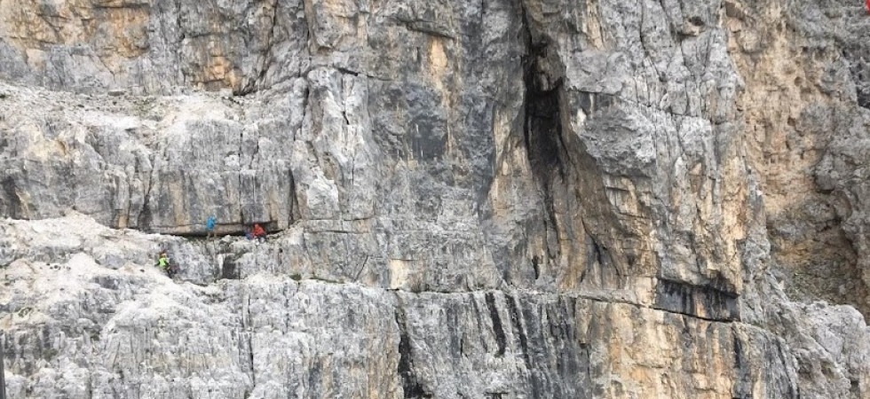 Paura sulle Pale di San Martino, 39enne colpito da un sasso mentre scala