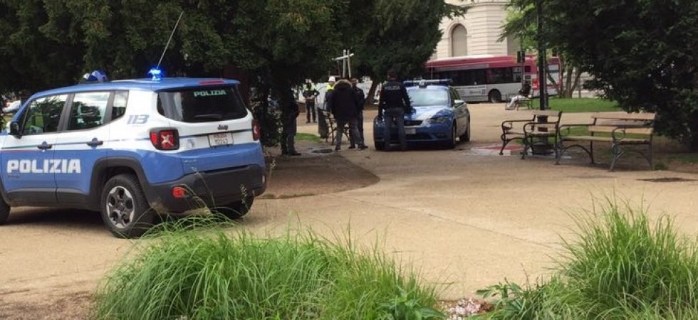 Spaccio in piazza Dante, da Verona per vendere eroina e hashish