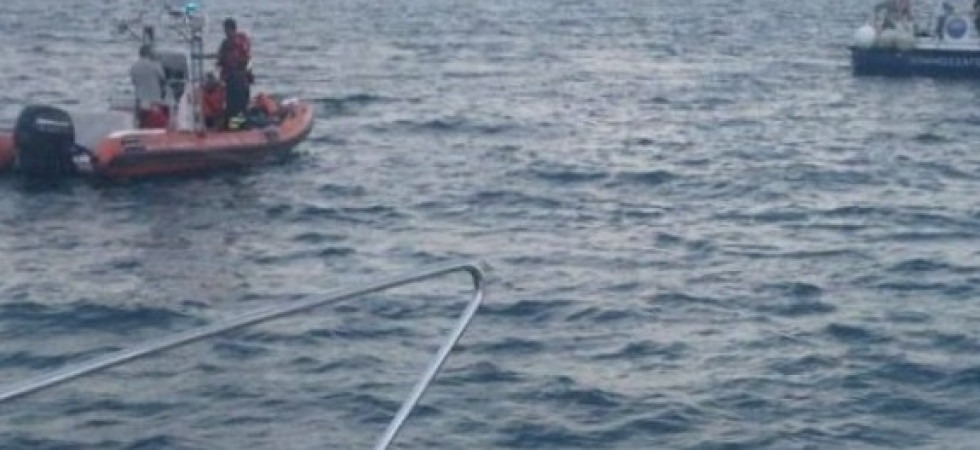 Dramma nel lago di Garda, si sente male mentre fa il bagno e muore davanti agli occhi degli amici