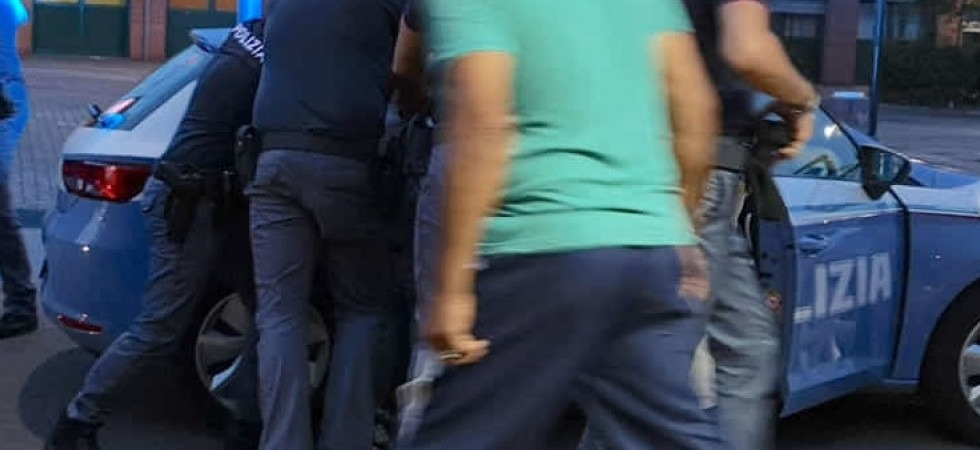 Trento, due fratelli aggrediscono dei poliziotti e poi danneggiano la volante