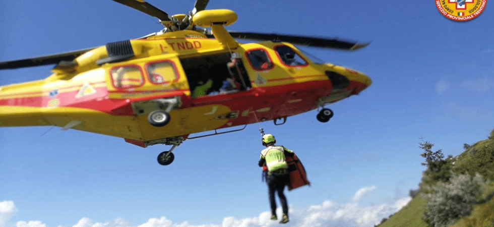 Entrano nelle nuvole, perdono l'orientamento e cadono con il parapendio