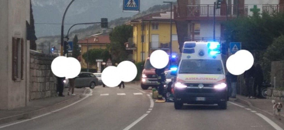 Foto Tony Pula Con l’auto travolge il motociclista: un uomo elitrasportato in ospedale in codice rosso