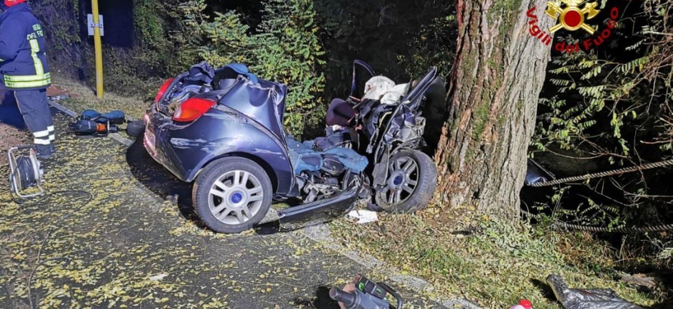 Tragedia nel Polesine: nello schianto contro un albero tre giovanissimi muoiono sul colpo, un 16enne ricoverato in Ospedale
