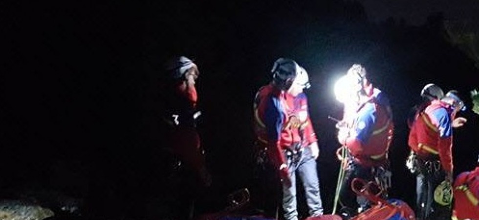 Scivola su un tratto ghiacciato e precipita, incidente mortale in montagna