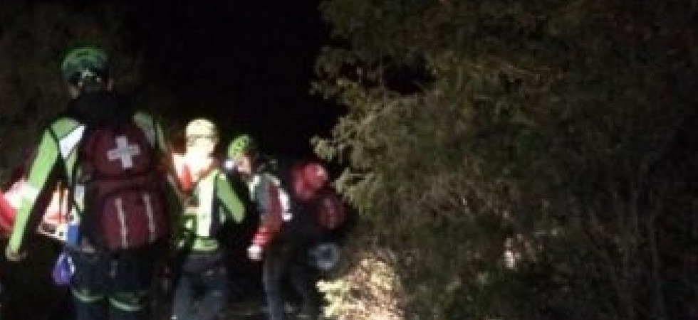 Bloccati al buio e senza luci frontali, 2 escursionisti costretti a chiedere aiuto