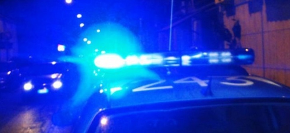 Riescono ad intrufolarsi in una carrozzeria per rubare dalle auto in riparazione, due arresti