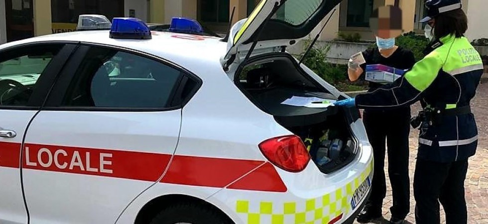 Foto d'archivio Controlli sul Green pass alla Fiera dei Santi, 4 venditori sanzionati: “Verifiche accettate con fastidio”