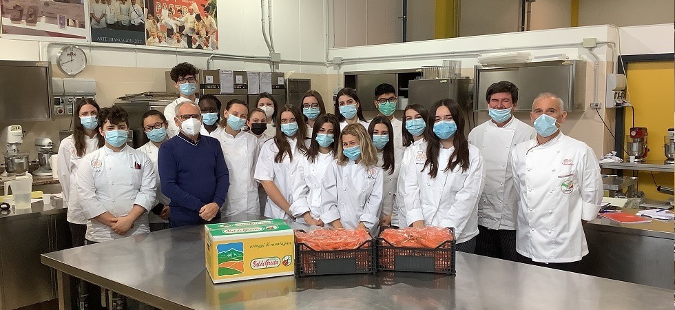 La patata e la carota biologica della val di Gresta diventano un pane e prodotti di pasticceria
