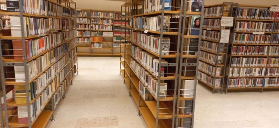 Dai fumetti alla narrativa, torna la vendita dei libri in biblioteca: da 1 a 4 euro