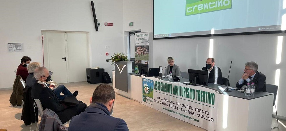 La Pat rilancia l'impegno sugli agriturismi, Zanotelli e Failoni
