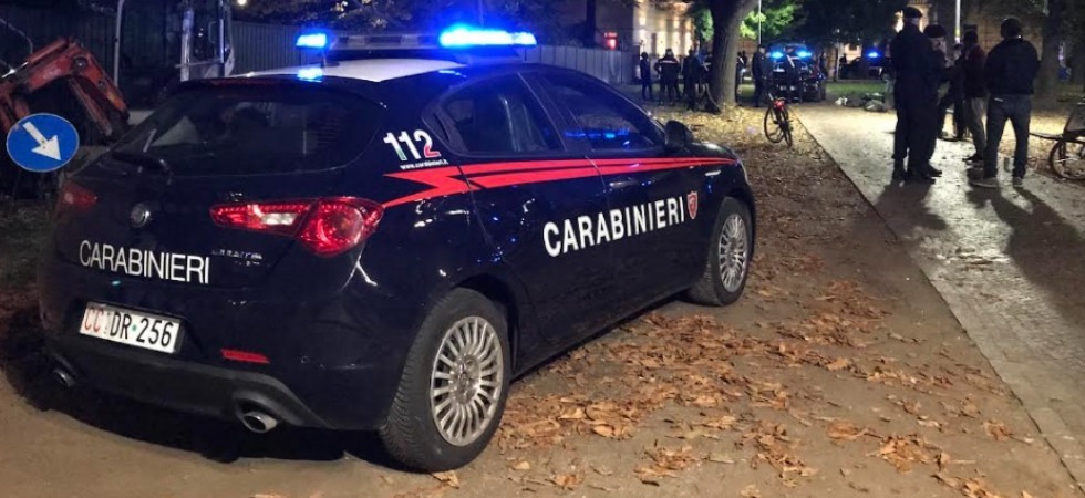 Scoperto a spacciare aggredisce i carabinieri per scappare, 39enne bloccato e denunciato