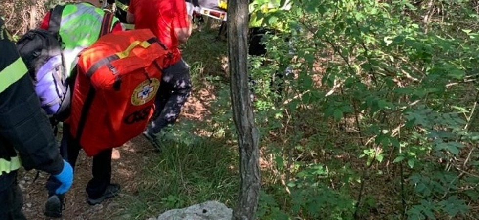 Dramma in montagna, si accascia e muore davanti agli occhi degli amici