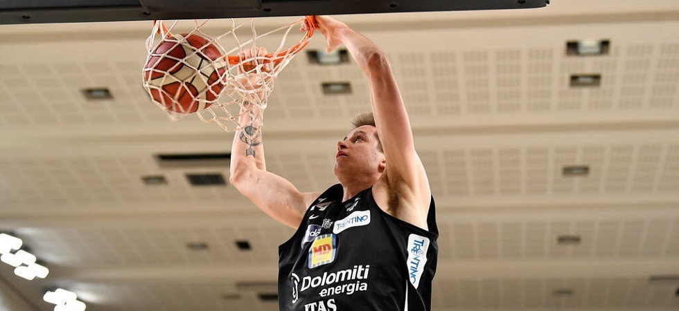 Foto Aquila Basket Basket serie A, lotta all'ultimo secondo alla Blm Goup Arena