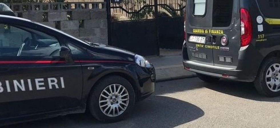 Hashish e cocaina nascosti in garage, i carabinieri arrestano una donna di 64 anni