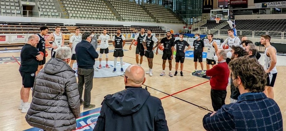 “Casi positivi riscontrati nella Openjobmetis Varese”: rinviata la partita con l'Aquila Basket di domenica 26 dicembre