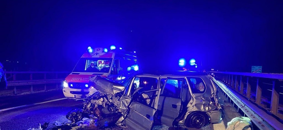 Schianto in A22, gravissima una ragazza di 30 anni
