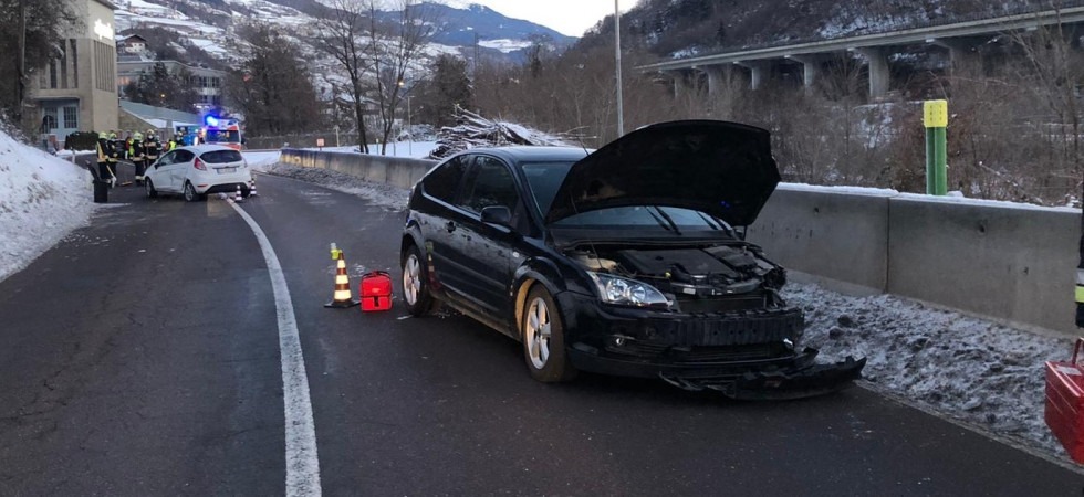 Violento schianto durante una manovra di sorpasso