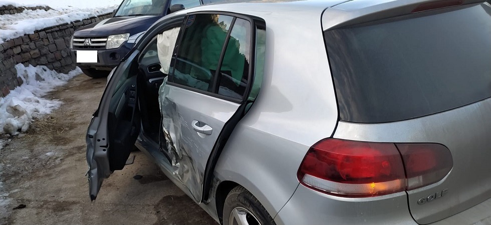 Scappa dopo l'incidente in auto: il post di denuncia diventa virale e la polizia identifica il conducente che si costituisce
