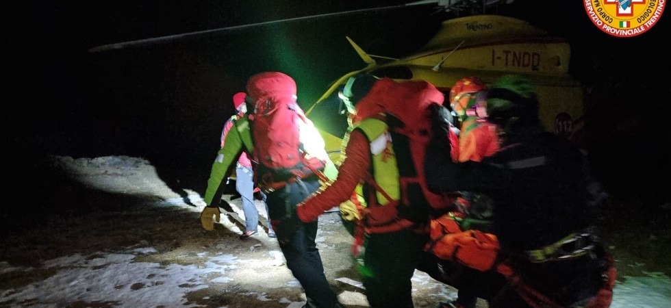 Grave incidente in montagna, escono dalla traccia ma scivolano su roccia