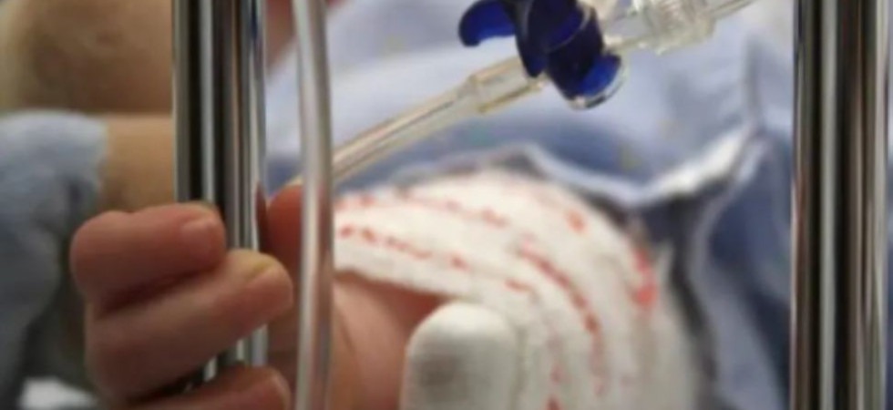 I genitori per l'operazione del bimbo volevano solo sangue no vax
