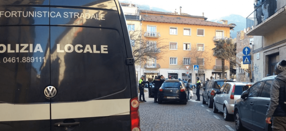 Foto d'archivio Risse e spaccio, in piazza Portèla arriva un presidio fisso della polizia locale