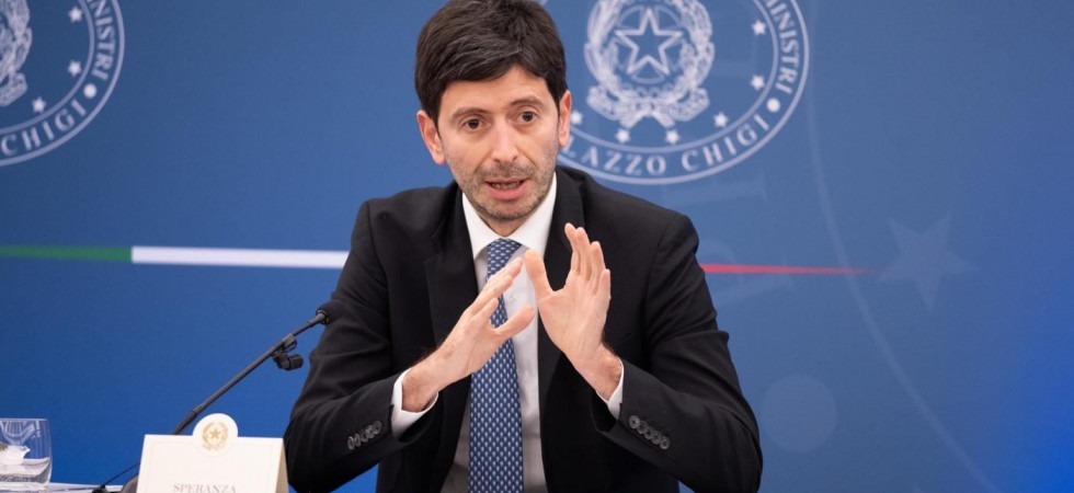 Covid, calano Rt, ricoveri in terapia intensiva e nei normali reparti