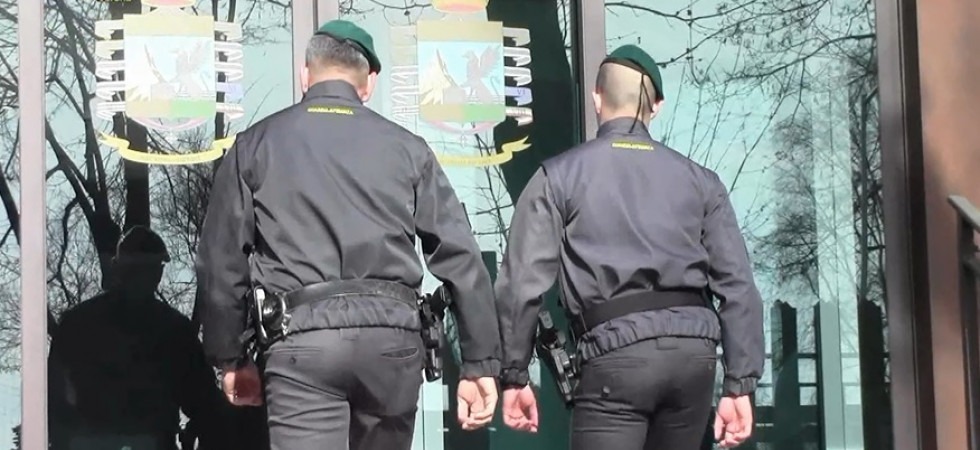 Condannato per sfruttamento della prostituzione: sequestrati 75mila euro ad un 36enne