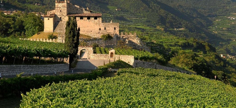Da Castel Noarna alla collezione di stufe a olle, le Giornate Fai di primavera in Trentino