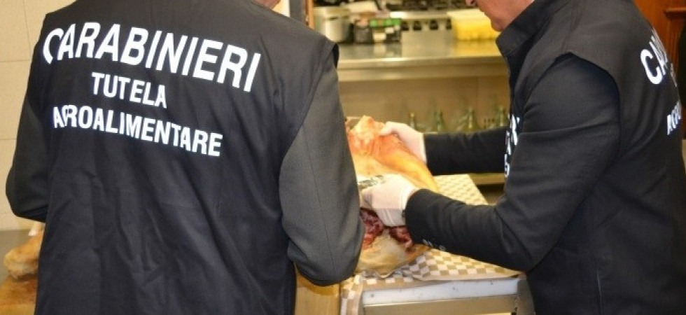 Blitz dei carabinieri nella filiera agroalimentare, in Alto Adige sequestrati diversi chili di salumi