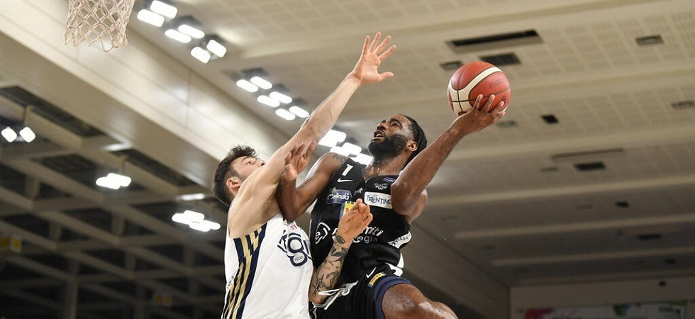Foto Aquila Basket Basket Serie A, sanguinosa sconfitta contro la Fortitudo per la Dolomiti Energia