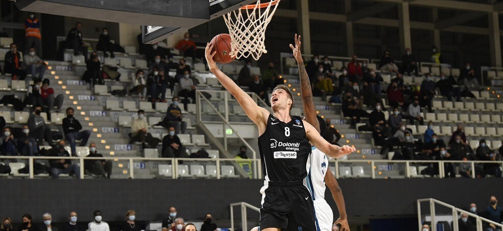 Foto Aquila Basket Basket Eurocup, l'Aquila tiene botta ma non riesce a chiuderla