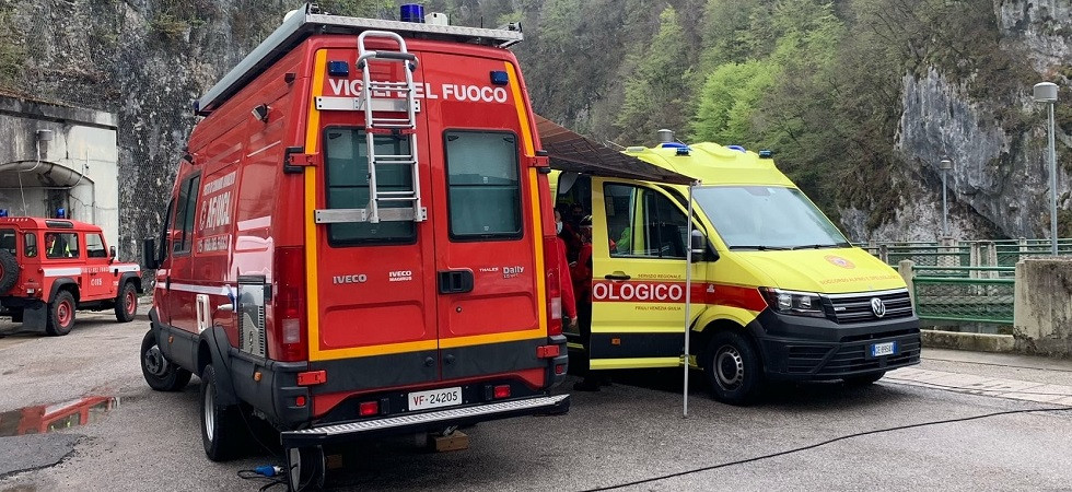 Foto d'archivio Macabra scoperta nel bosco, alcuni cacciatori trovano un cadavere: era in una zona impervia nel comune di Taipana in Friuli