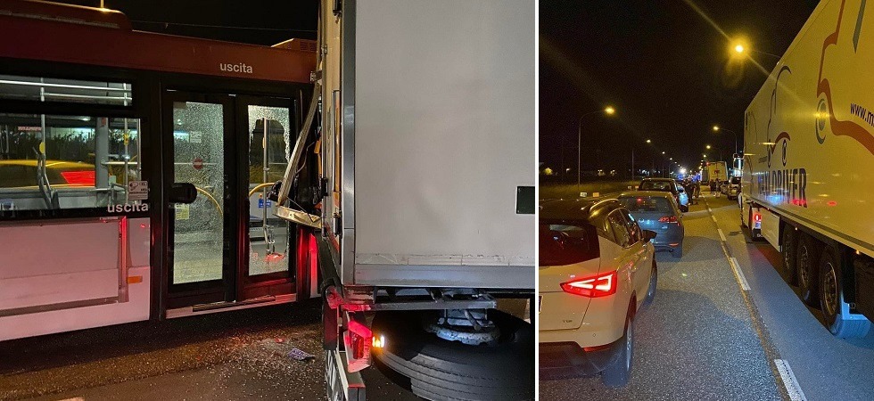 Foto Lucretia De Luca L’autobus di Trentino trasporti si scontra con un camion che sfonda le porte laterali: un ferito in ospedale